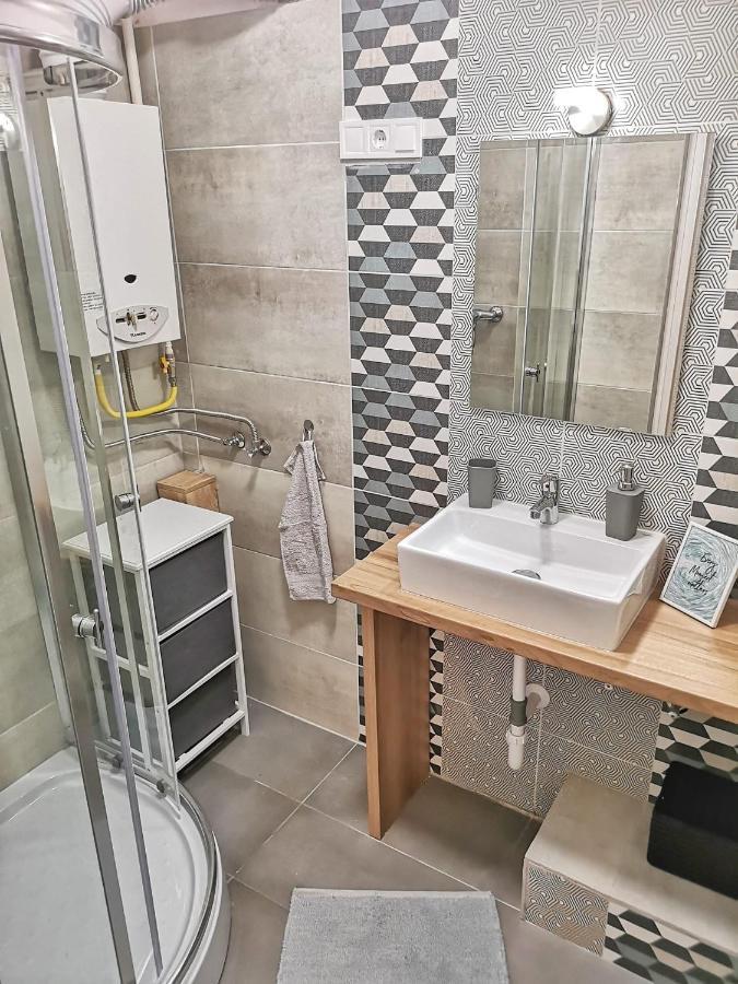 Central Home Apartment In The City Center Έγκερ Εξωτερικό φωτογραφία