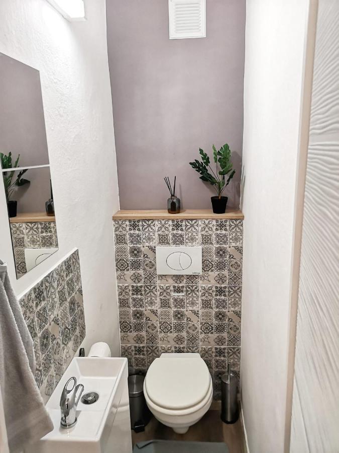Central Home Apartment In The City Center Έγκερ Εξωτερικό φωτογραφία